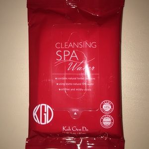 Cleansing cloths